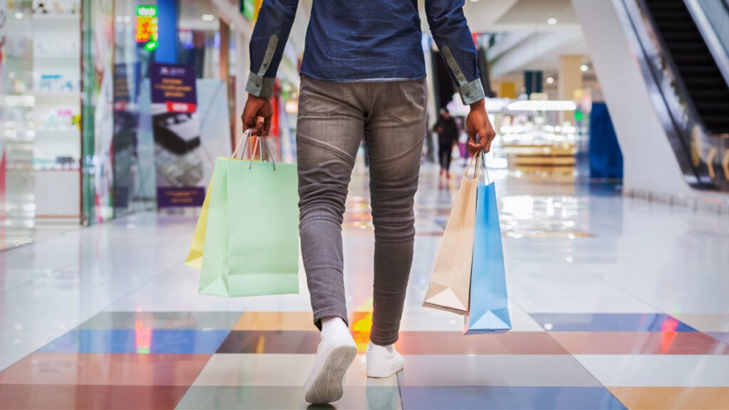 Popular mall anchor chain closing dozens more stores