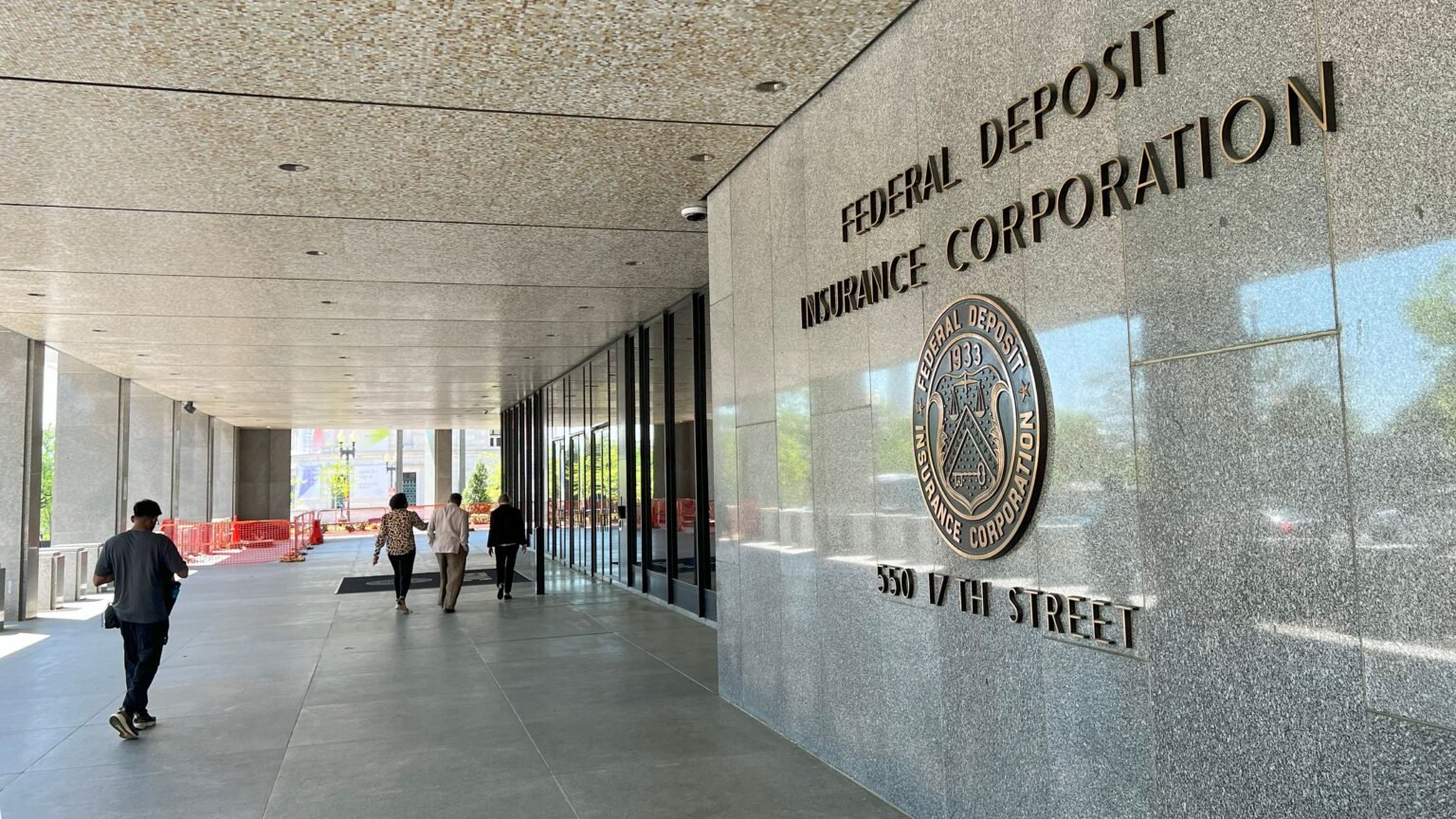 FDIC Reverses U.S. Crypto Banking Policy That Demanded Prior Approvals