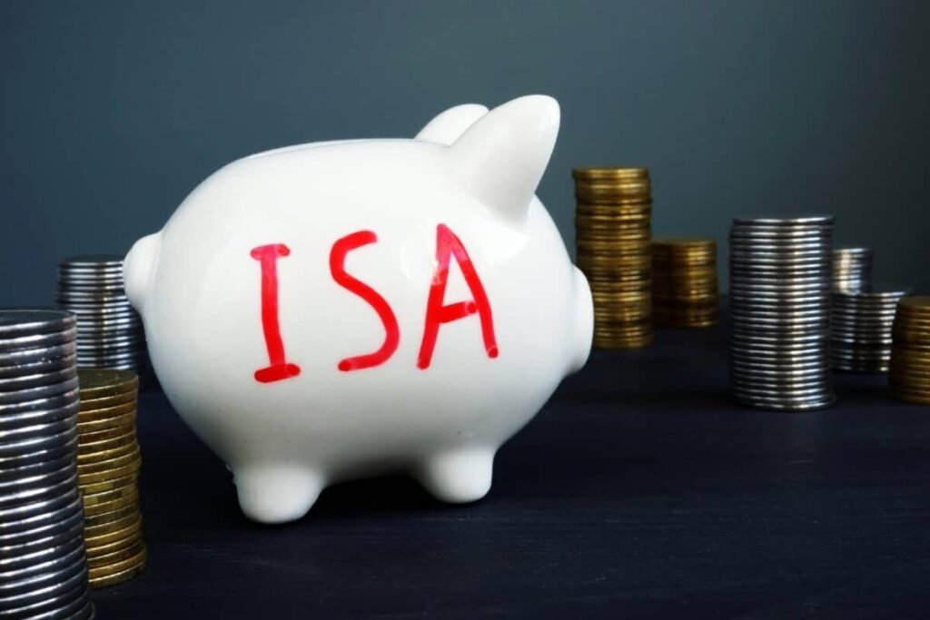 2 stocks that could help investors earn £2,516 of passive income per year from a £20k ISA