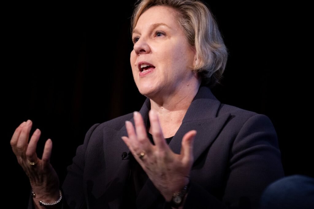 Tesla insider makes concerning move on Tesla stock