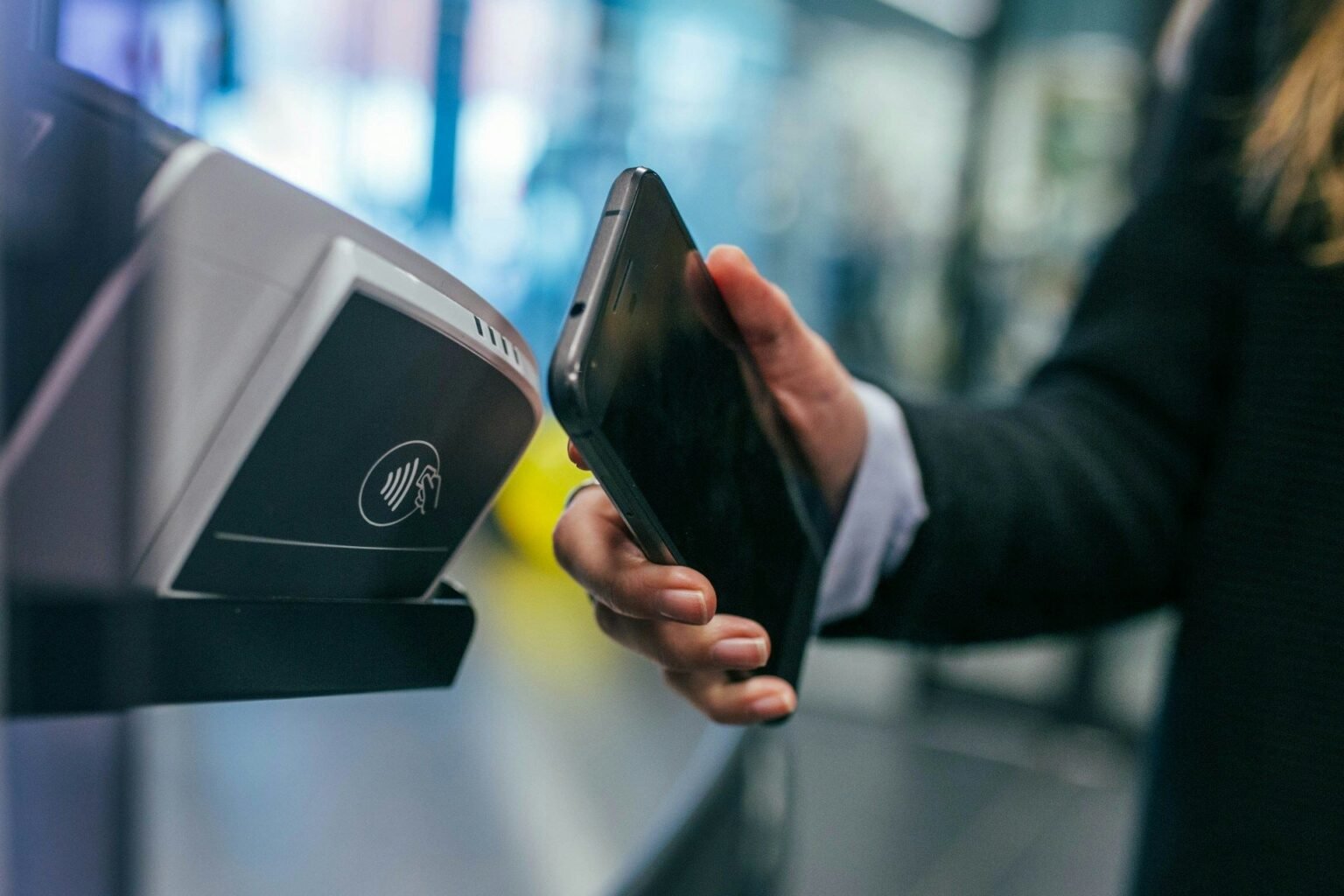Mesh Integrates Apple Pay to Let Shoppers Spend Crypto, Settle in Stablecoins