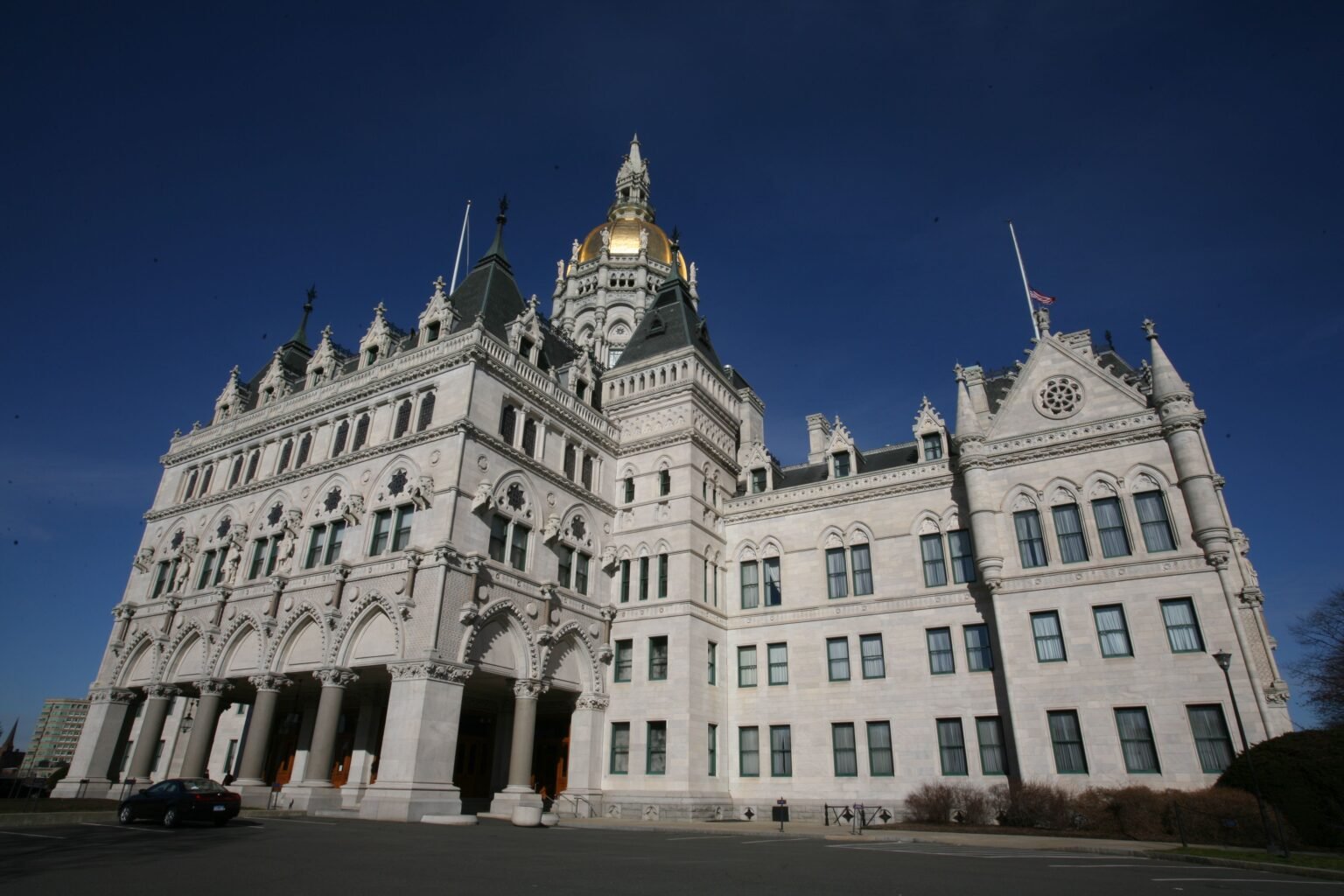 Connecticut’s Ban Throws Water on 2025 Trend of States Setting Up Crypto Investments